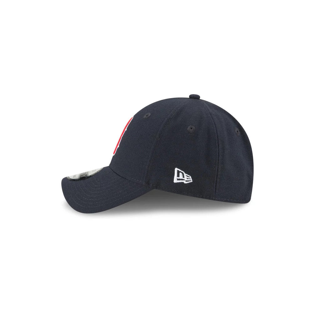 Boston Red Sox The League Blue New Era 9FORTY Cap, side view with white New Era flag logo on the left side of the structured blue crown, showing curved visor with 9FORTY size sticker on top.