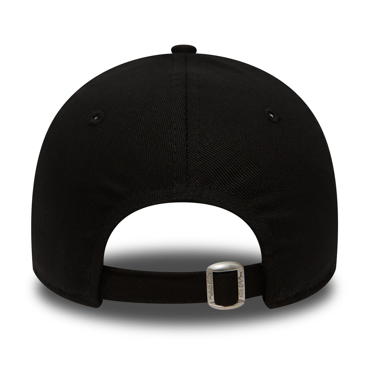 New York Yankees Essential Kids Black New Era 9FORTY Cap, rear view showing the black adjustable strap with a silver buckle, centred low on the structured black crown with a top button and embroidered eyelets.