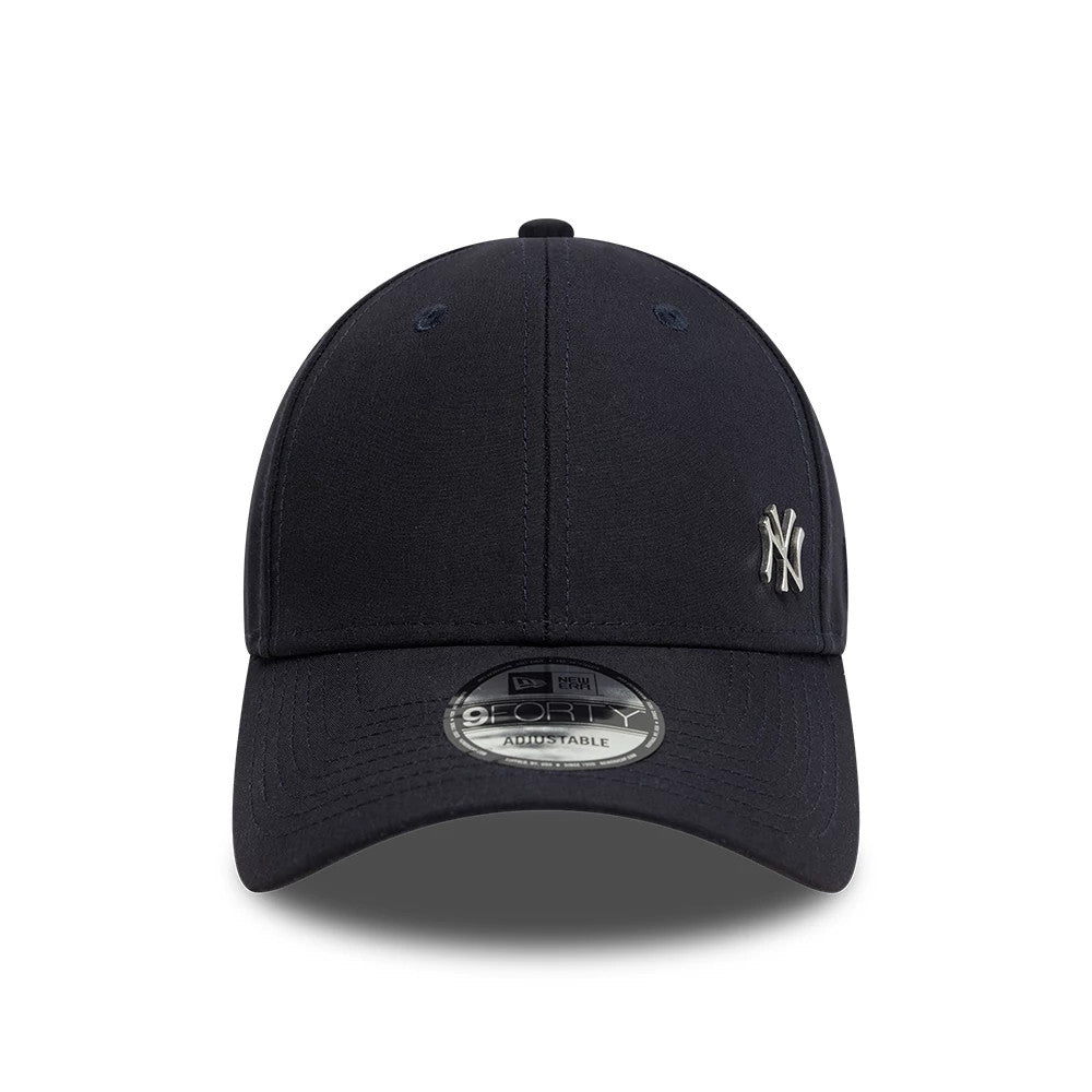 This is a New York Yankees Flawless Navy 9FORTY Cap 2
