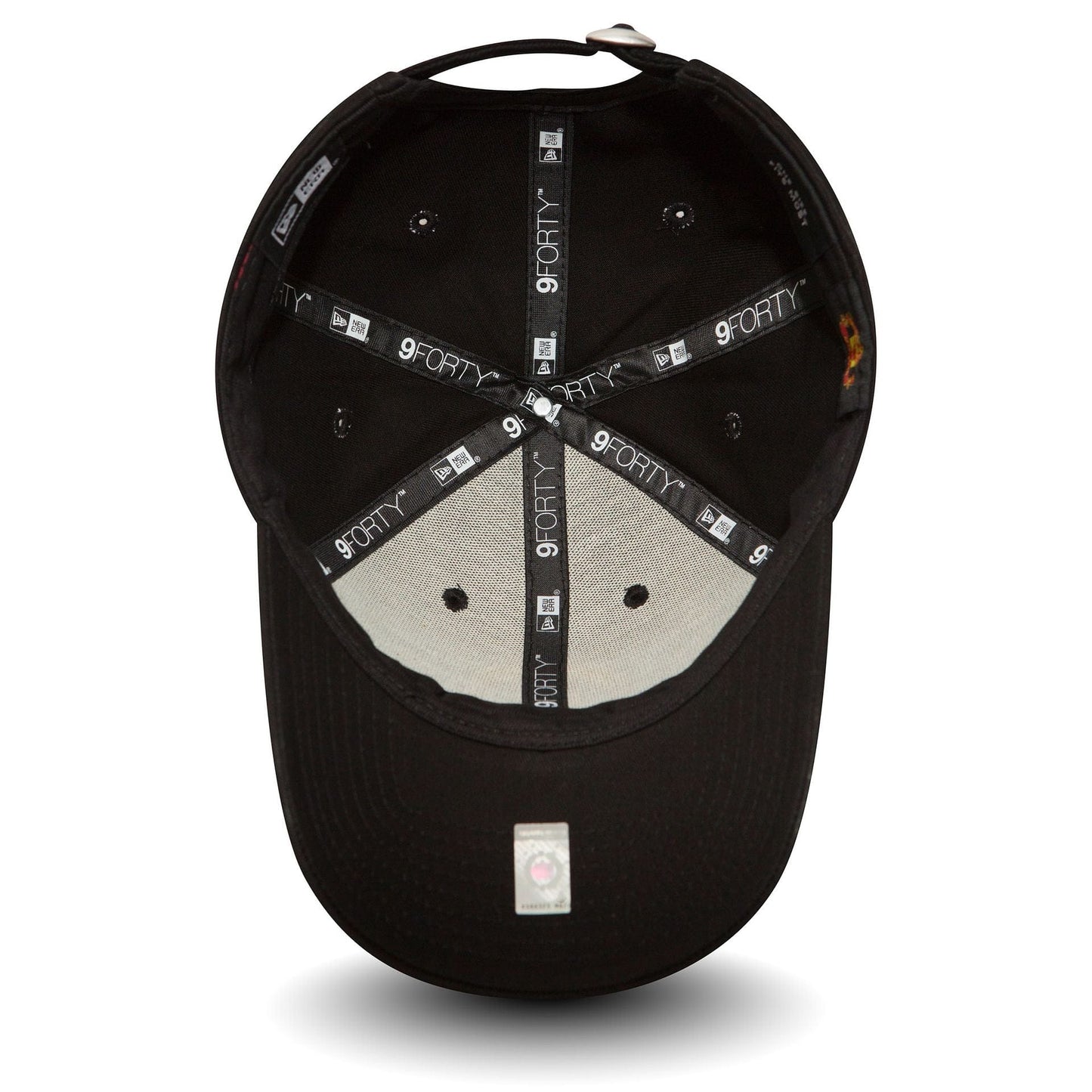 This is a Manchester United Essential Black 9FORTY Cap 5