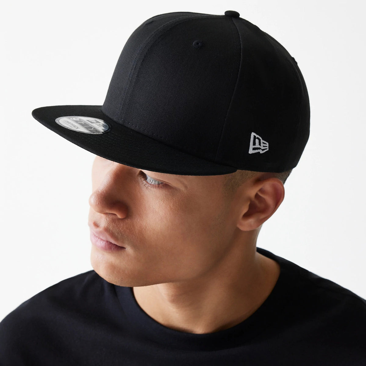 This is a New Era All Black 9FIFTY Cap 2