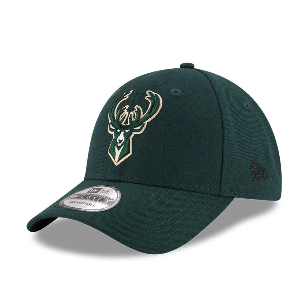 Milwaukee Bucks The League Green New Era 9FORTY Cap, three-quarter view showing the raised embroidered Bucks logo on the front panel, a 9FORTY size sticker on the curved visor and the New Era flag logo on the left side.