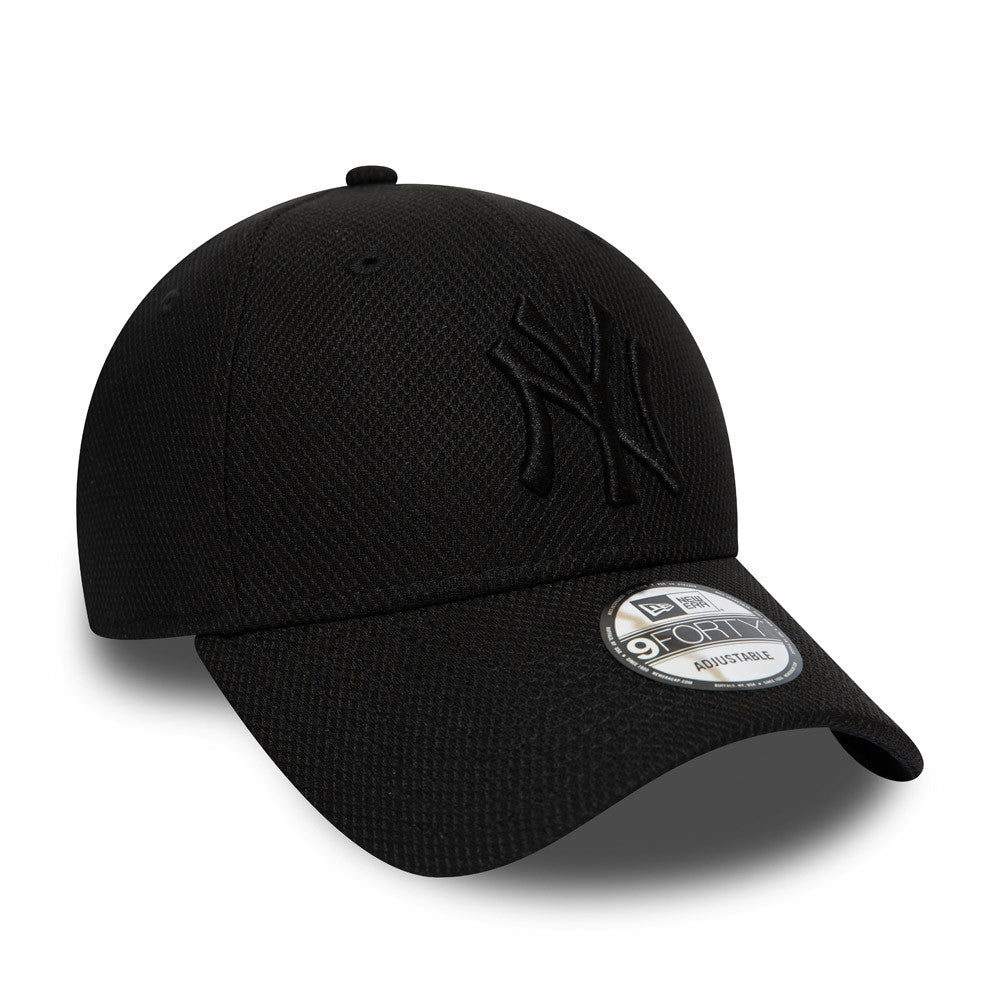 New York Yankees Diamond Era Black New Era 9FORTY Cap, front view showing the team’s black raised embroidery logo on the front panel, black curved visor and 9FORTY size sticker on top of the visor.
