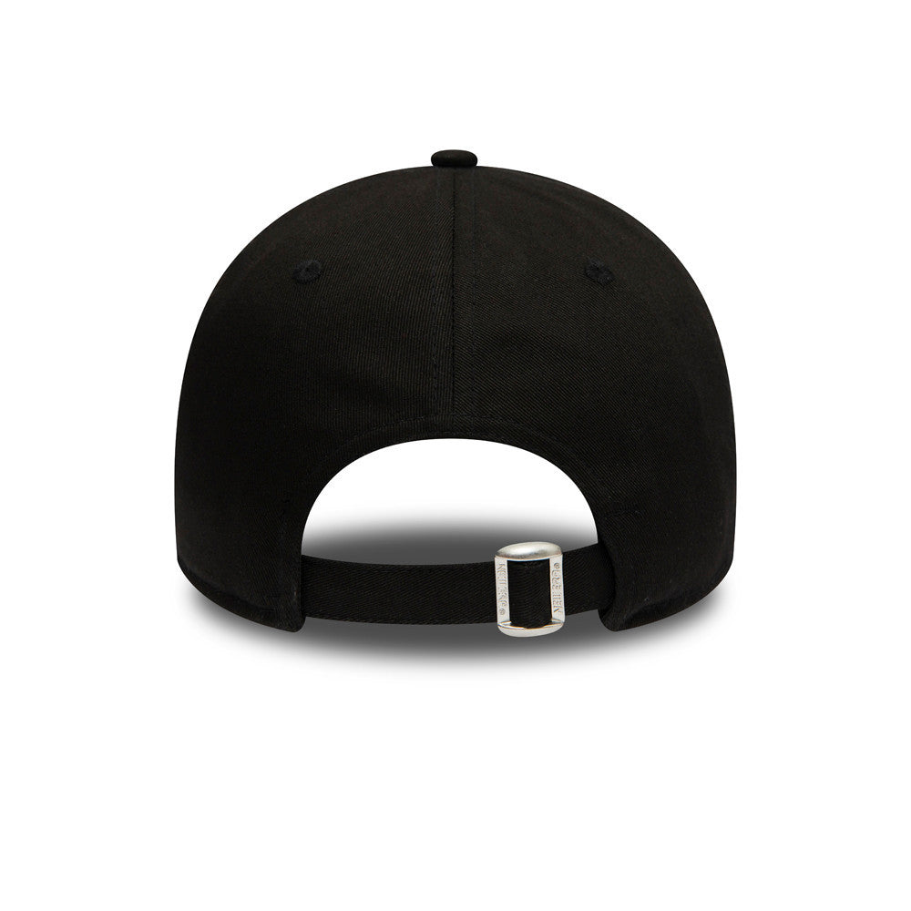 LA Lakers Essential Outline Black New Era 9FORTY Cap, rear view showing an adjustable strap with silver buckle attached to the black crown, featuring black eyelets and a round top button.