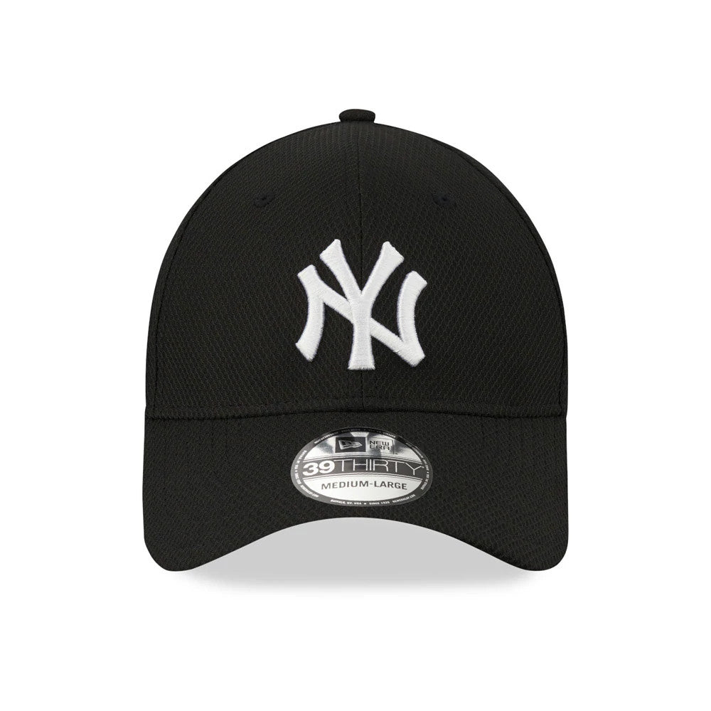 New York Yankees Black New Era 39THIRTY Cap, front view showing the white embroidered NY logo on the structured black crown, with a curved visor and a 39THIRTY size sticker on top.