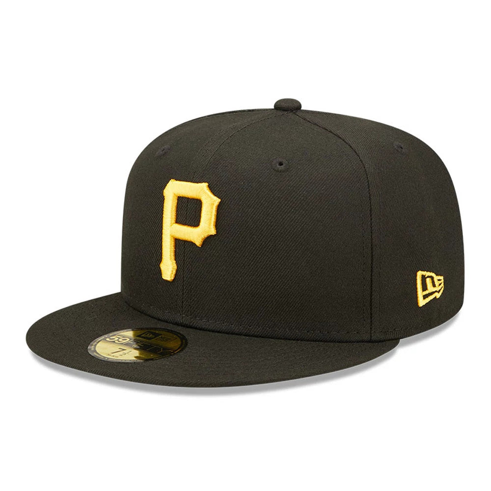 Pittsburgh Pirates Authentic On Field Game Black New Era 59FIFTY Cap, front view showing the yellow raised embroidered P logo on the front panel, gold 59FIFTY size sticker on the visor and the New Era flag logo on the left side.