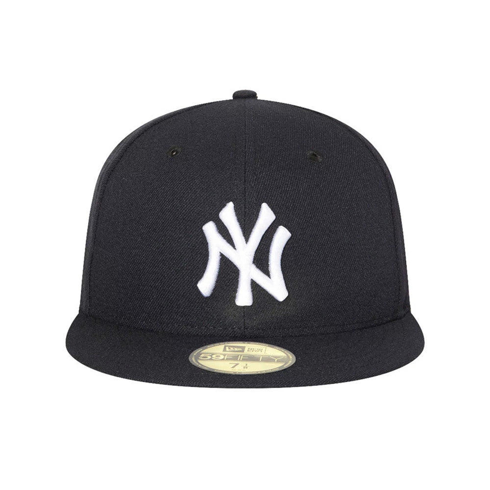New York Yankees Authentic On Field Game Navy New Era 59FIFTY Cap, front view showing the raised white embroidered NY logo on the structured navy crown and a gold 59FIFTY size sticker on the flat visor.