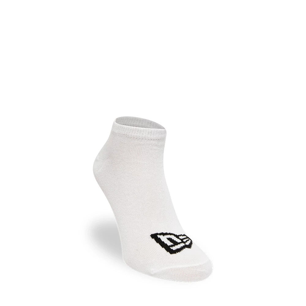 New Era Flag Sneaker 3 Pack White Socks, side view of a single white sock with a black embroidered New Era logo at the toe, showcasing a classic ankle-length cut and seamless finish.