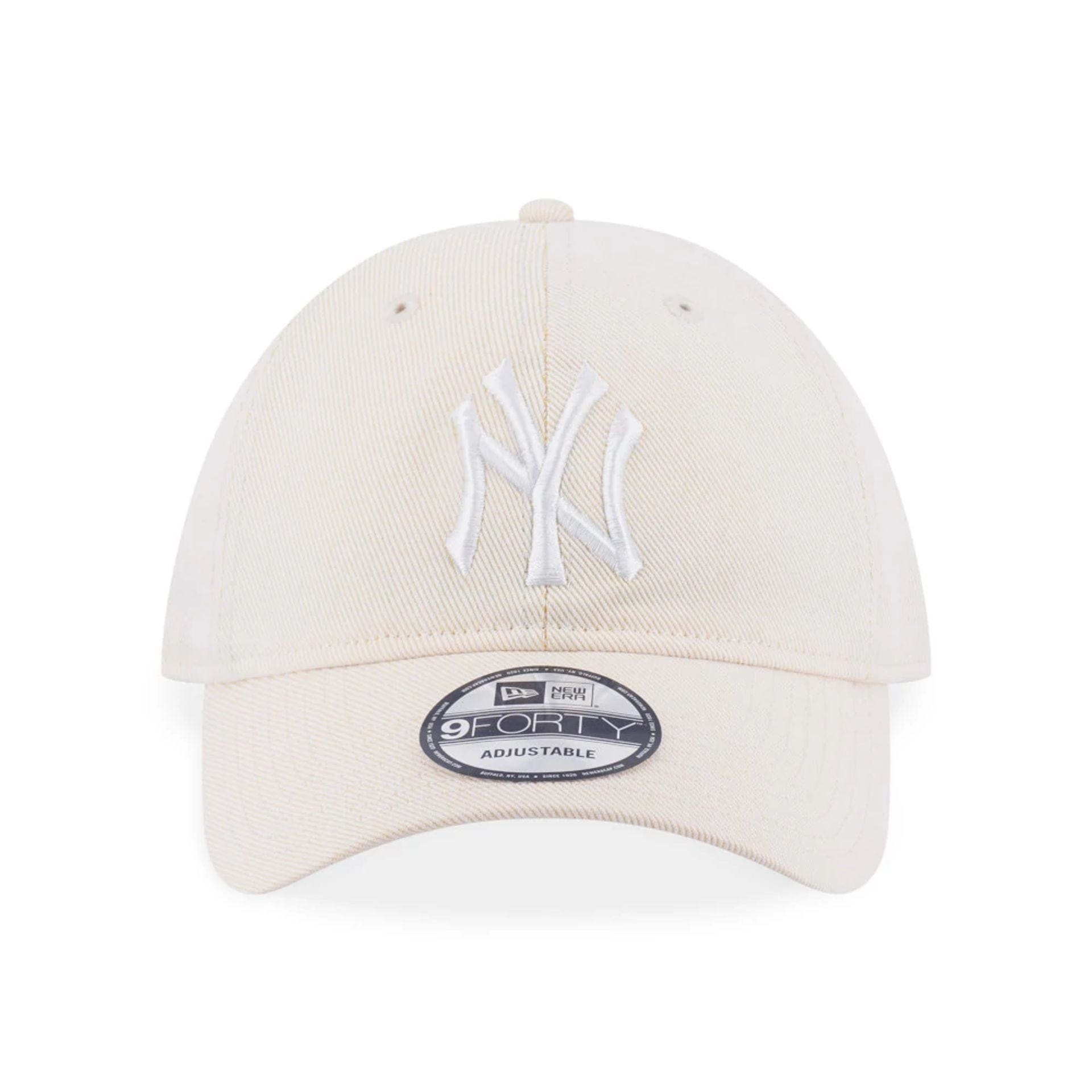 This is a New York Yankees MLB Cream 9FORTY Adjustable Cap 2