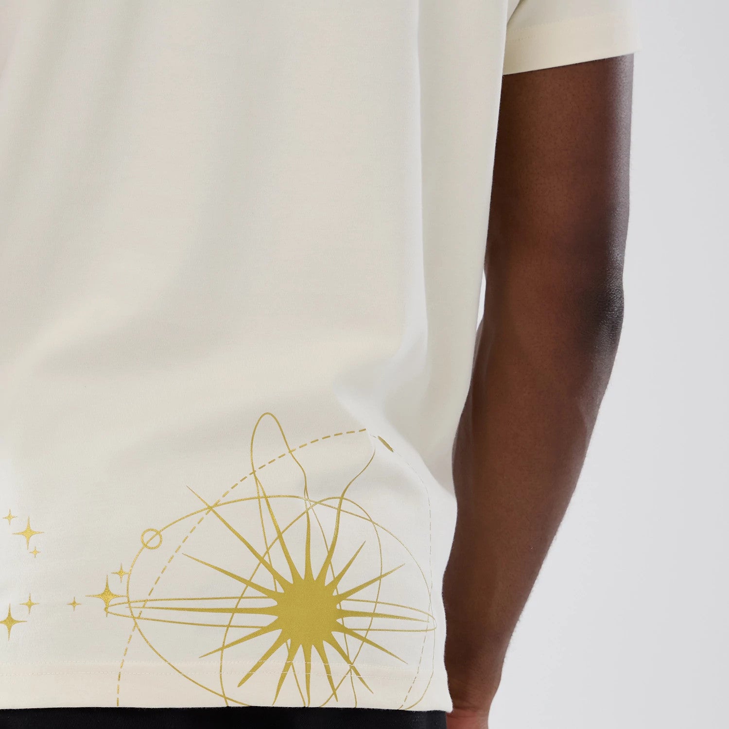 The model is wearing this MLB Cosmic Craft New York Yankees T-Shirt in white. 4