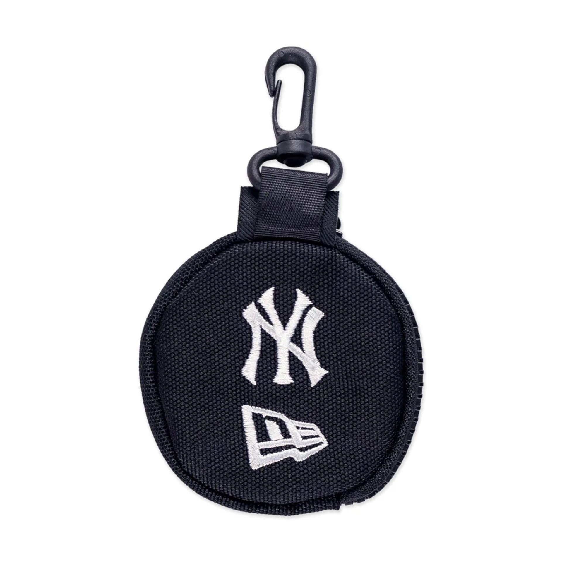 This is a New York Yankees Harvest Merch Black Coin Bag 2
