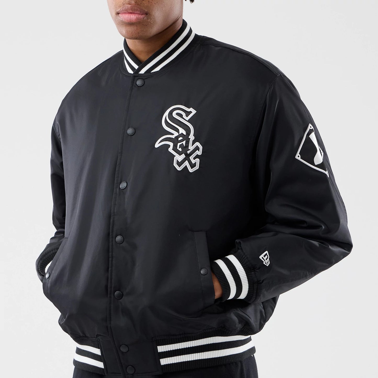 The Male model is wearing Chicago White Sox MLB Authentic Black Stadium Jacket 7