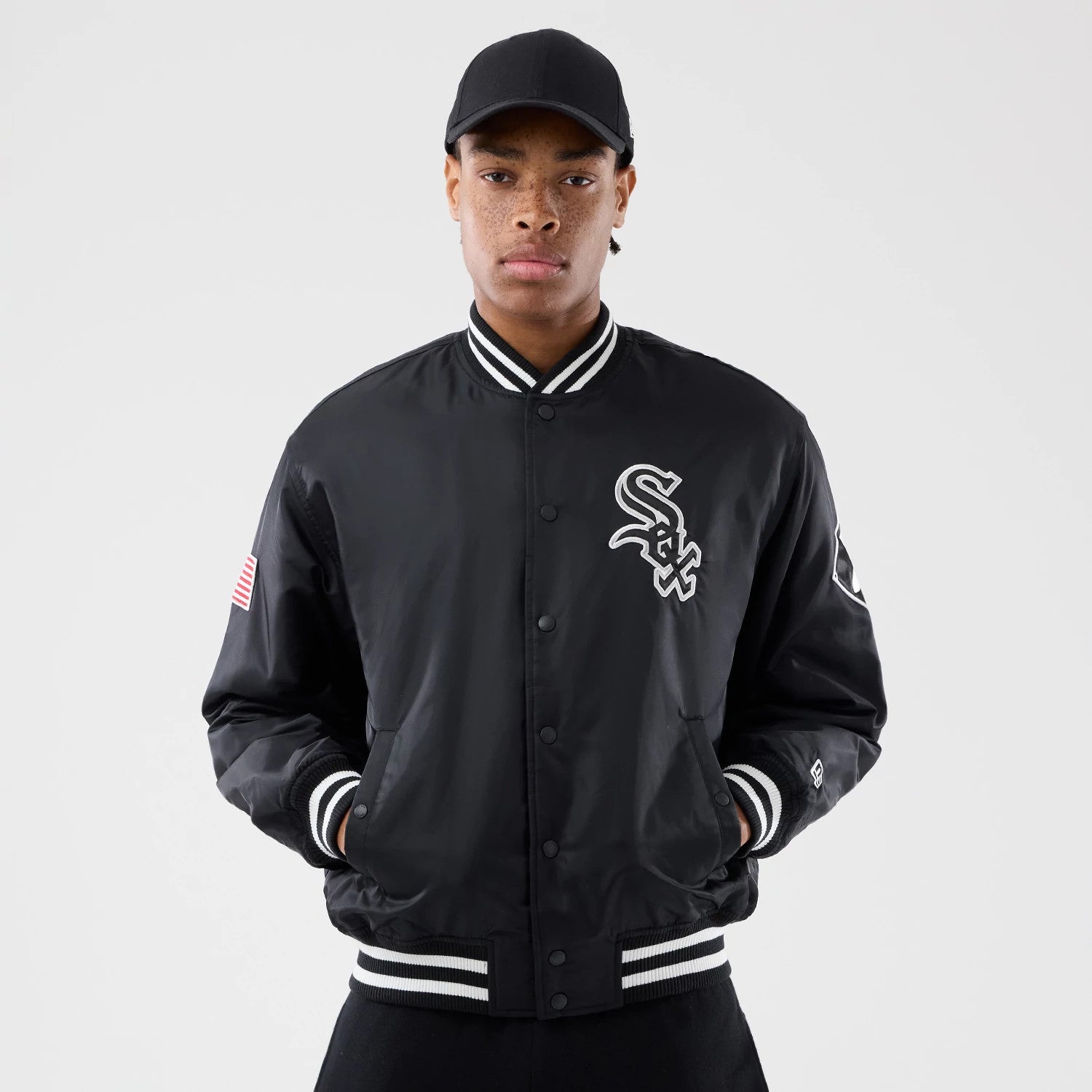 The Male model is wearing Chicago White Sox MLB Authentic Black Stadium Jacket 1
