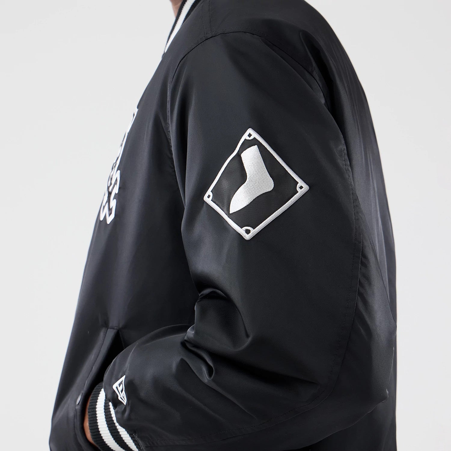 The Male model is wearing Chicago White Sox MLB Authentic Black Stadium Jacket 4