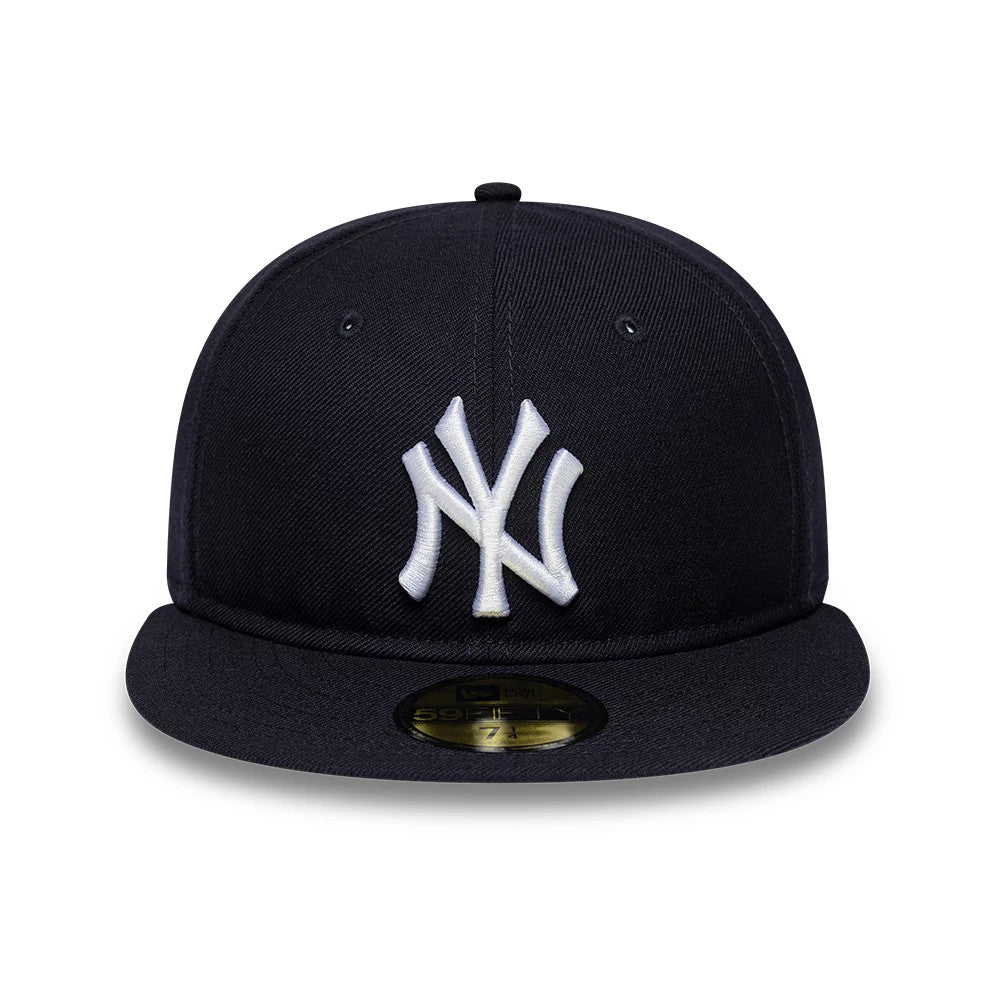 Pictured is this MLB Soft Buckram New York Yankees 59FIFTY Fitted cap in navy. 3
