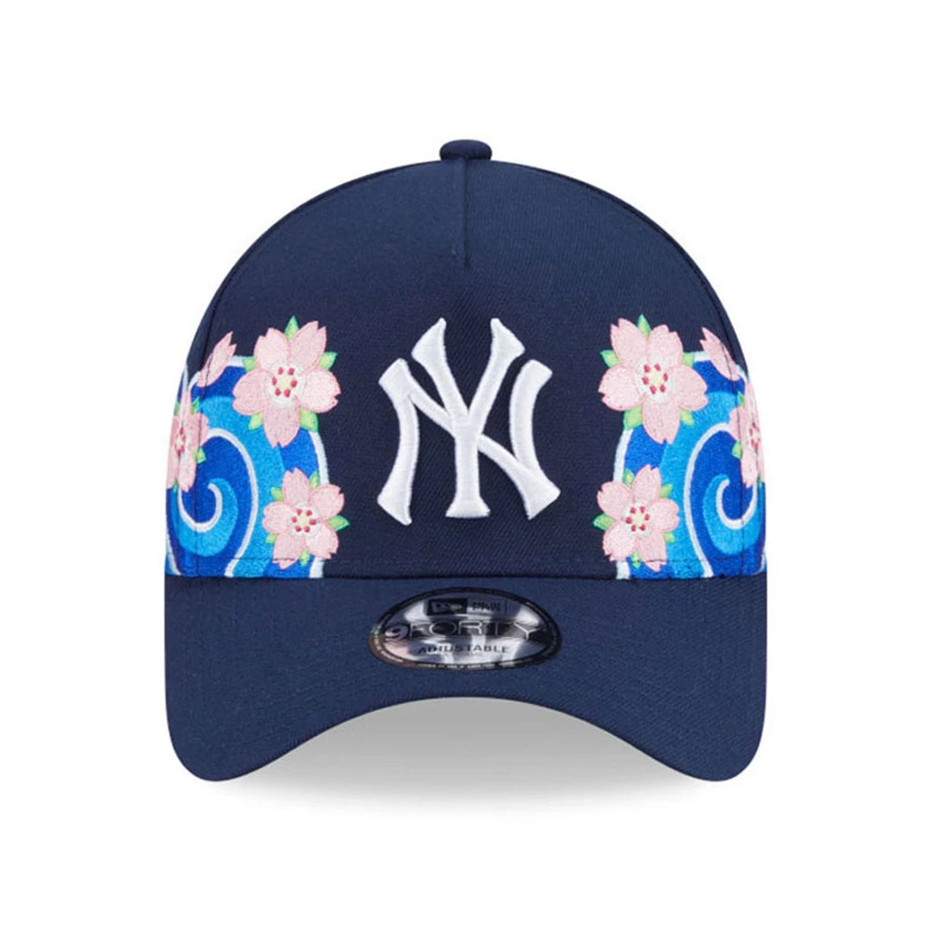 Pictured is this MLB Sakura New York Yankees 9FORTY A-Frame cap in dark blue. 2