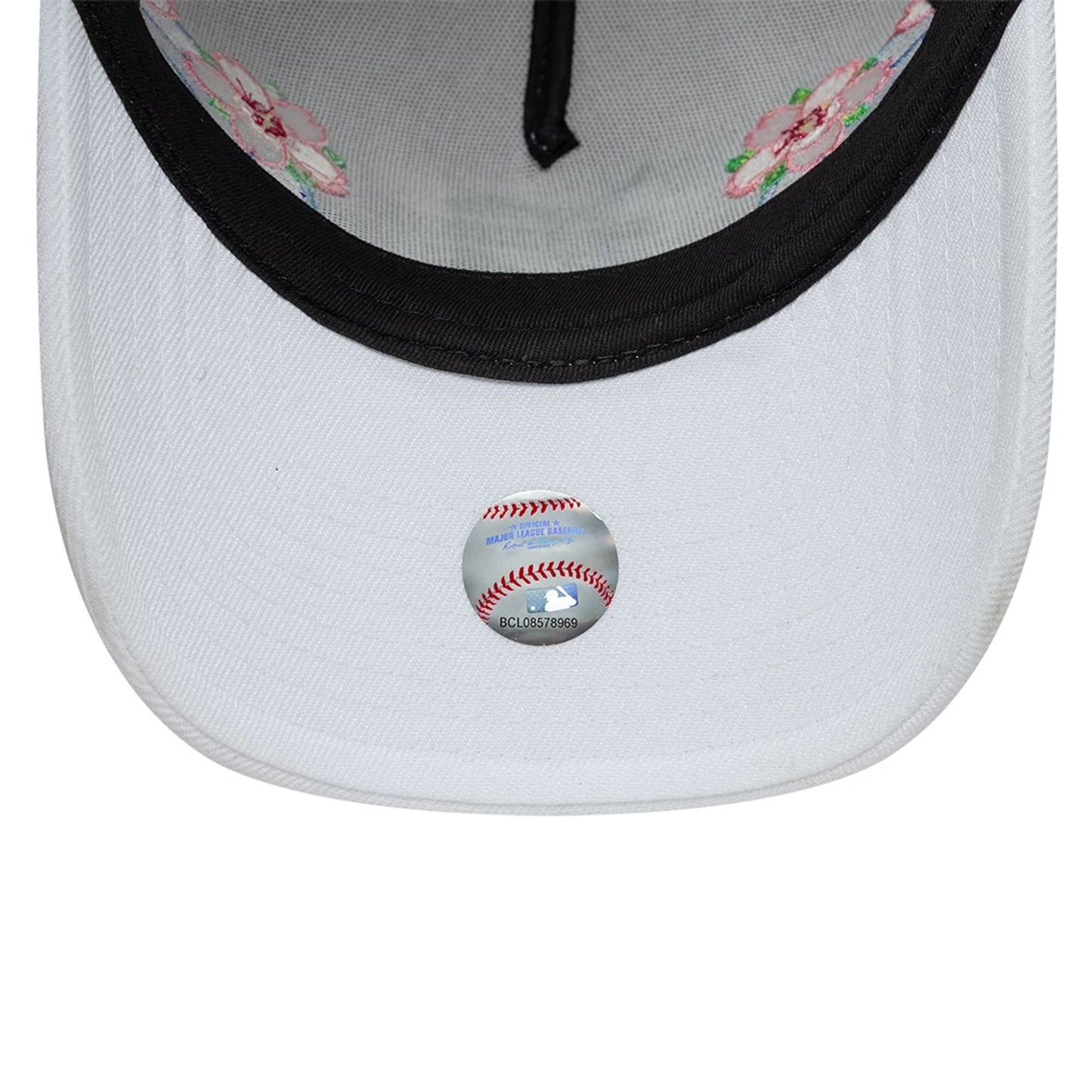 Pictured is this MLB Sakura Detroit Tigers 9FORTY A-Frame cap in white. 7