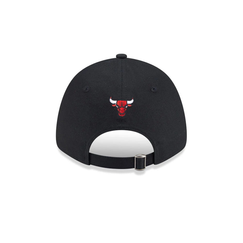 Chicago Bulls NBA Mix League Black New Era 9FORTY Adjustable Cap, rear view showing the red embroidered Bulls logo centred on the back panel above the black strap with a silver buckle.