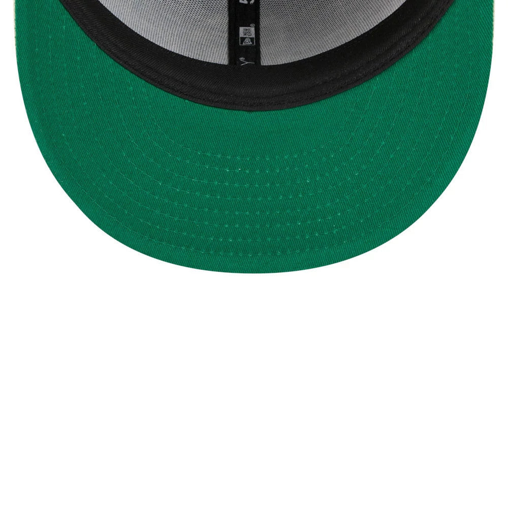 Pictured is this MLB Stripes San Francisco Giants 59FIFTY Fitted cap in dark grey. 2
