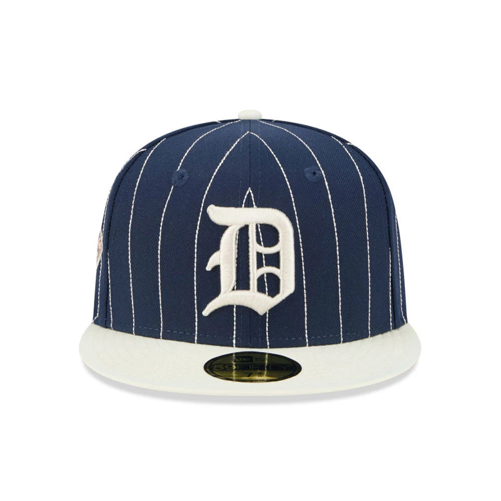 Pictured is this MLB Stripes Detroit Tigers 59FIFTY Fitted cap in dark blue. 3