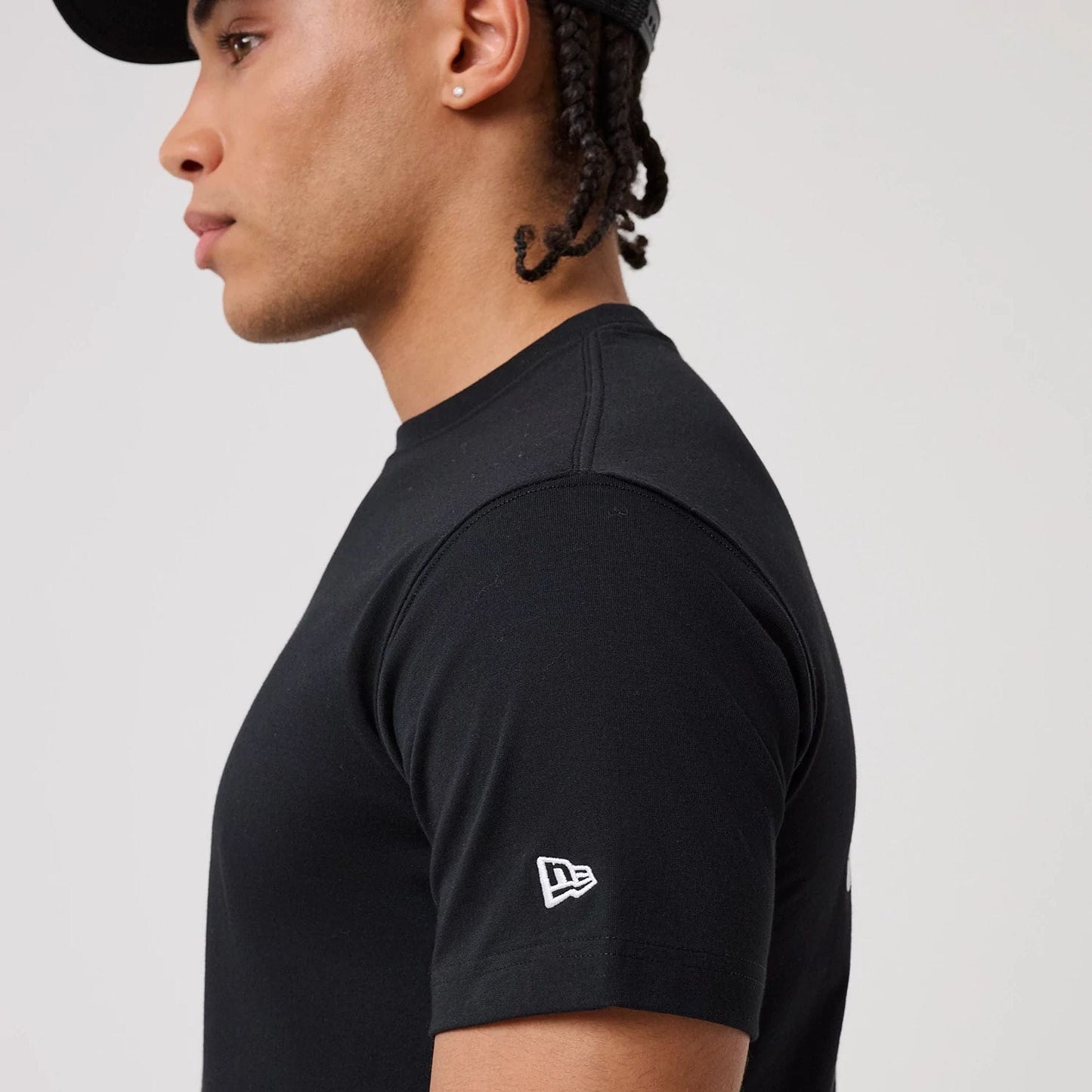 The model is wearing this Powerpuff Girls T-Shirt in black. 7