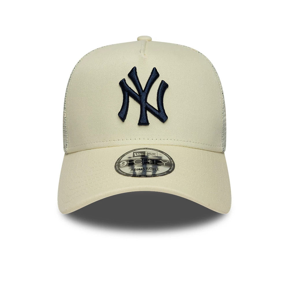 New York Yankees MLB Mesh Cream New Era 9FORTY A-Frame Trucker Adjustable Cap, front view showing a raised navy NY logo on the structured cream front panel with a 9FORTY size sticker on the cream curved visor.