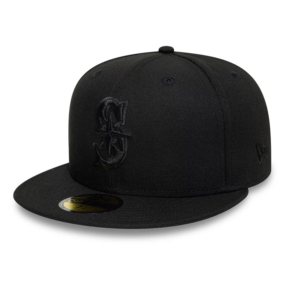 Pictured is this MLB Black On Black Seattle Mariners 59FIFTY Fitted cap in black. 1