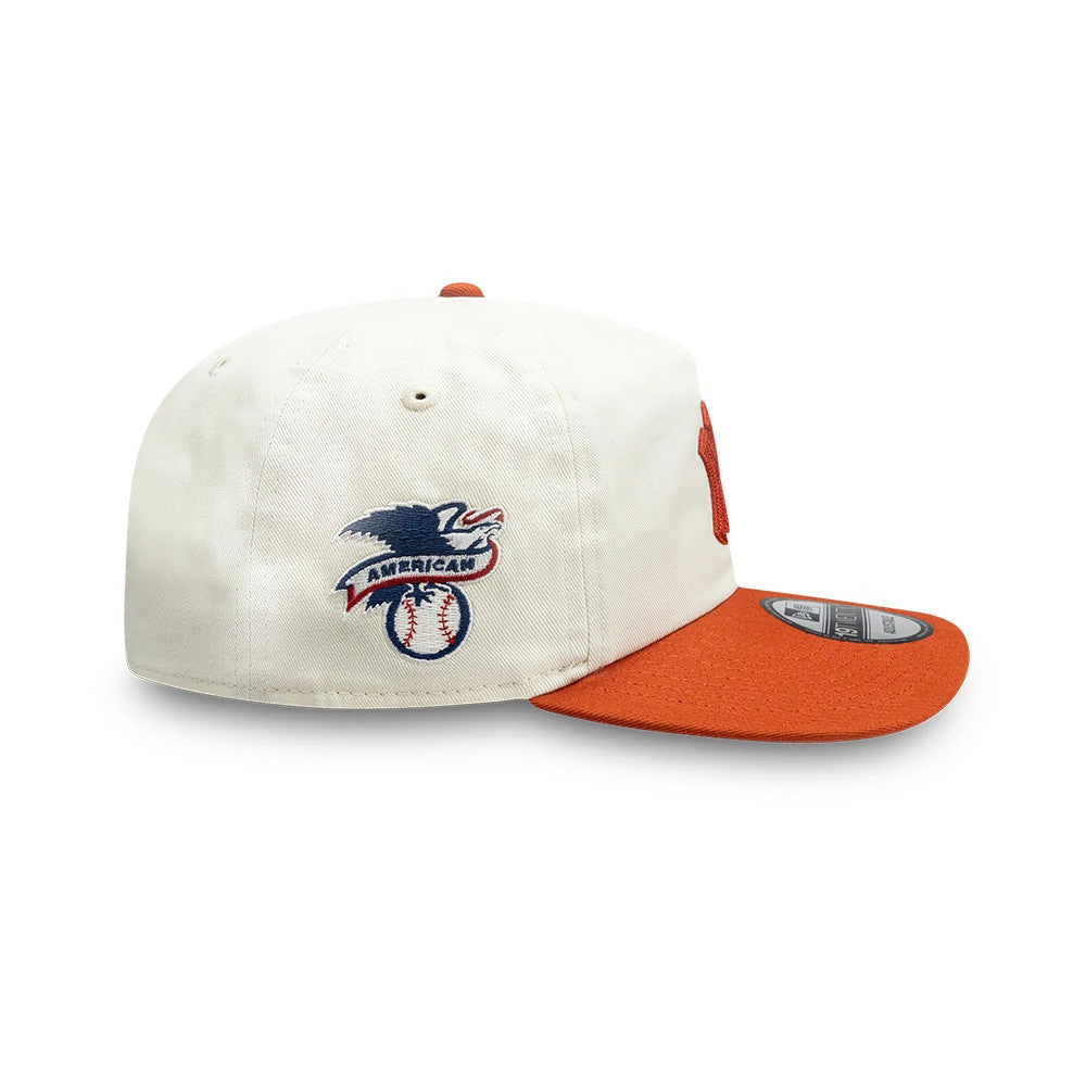 New York Yankees MLB Pack Cream & Orange New Era 19TWENTY Adjustable Cap, side view showing the embroidered American League logo on the cream-coloured crown, with an orange visor featuring a 19TWENTY size sticker.