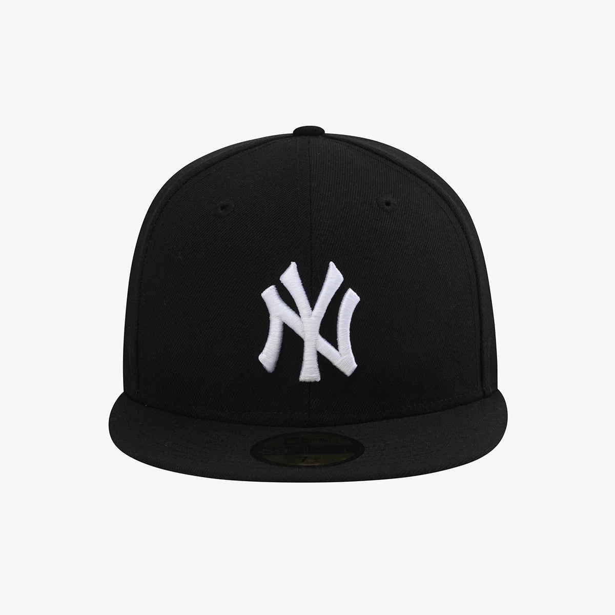 Pictured is this MLB 59FIFTY Day New York Yankees 59FIFTY Fitted cap in black. 3