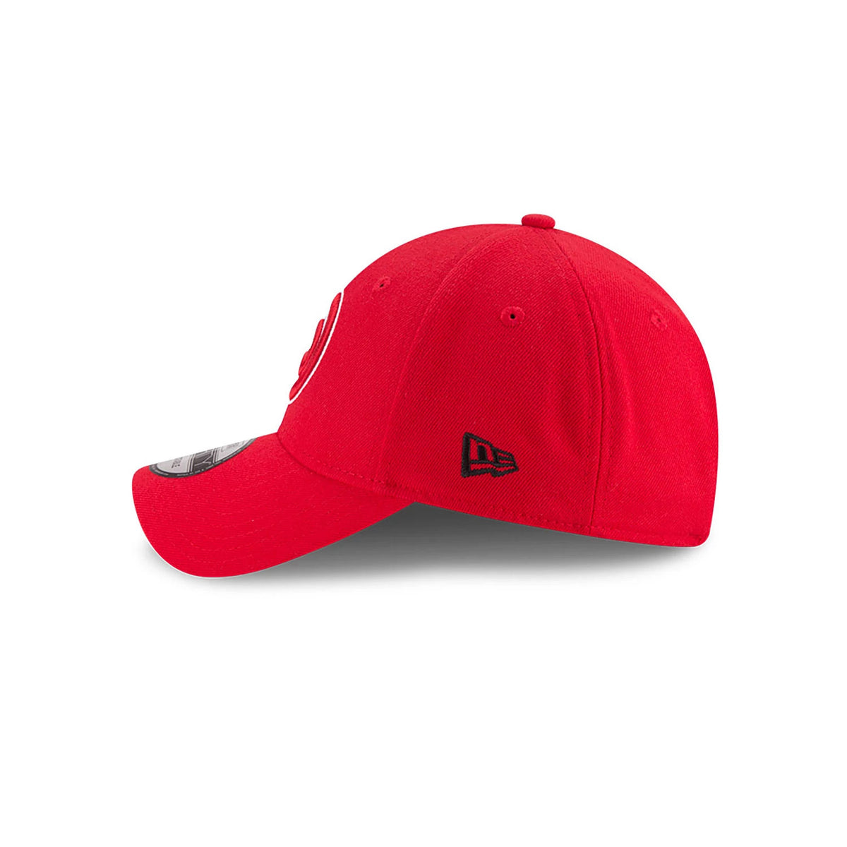 Atlanta Hawks NBA The League Red New Era 9FORTY Adjustable Cap, side view showing the black embroidered New Era flag logo on the red crown, with a curved visor and 9FORTY size sticker on the top of the visor.
