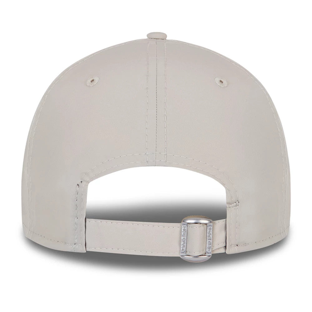New York Yankees Tonal Stone New Era 9FORTY Cap, rear view showing the stone-coloured strap with metal buckle and embroidered eyelets, emphasising the clean design of the back panels.