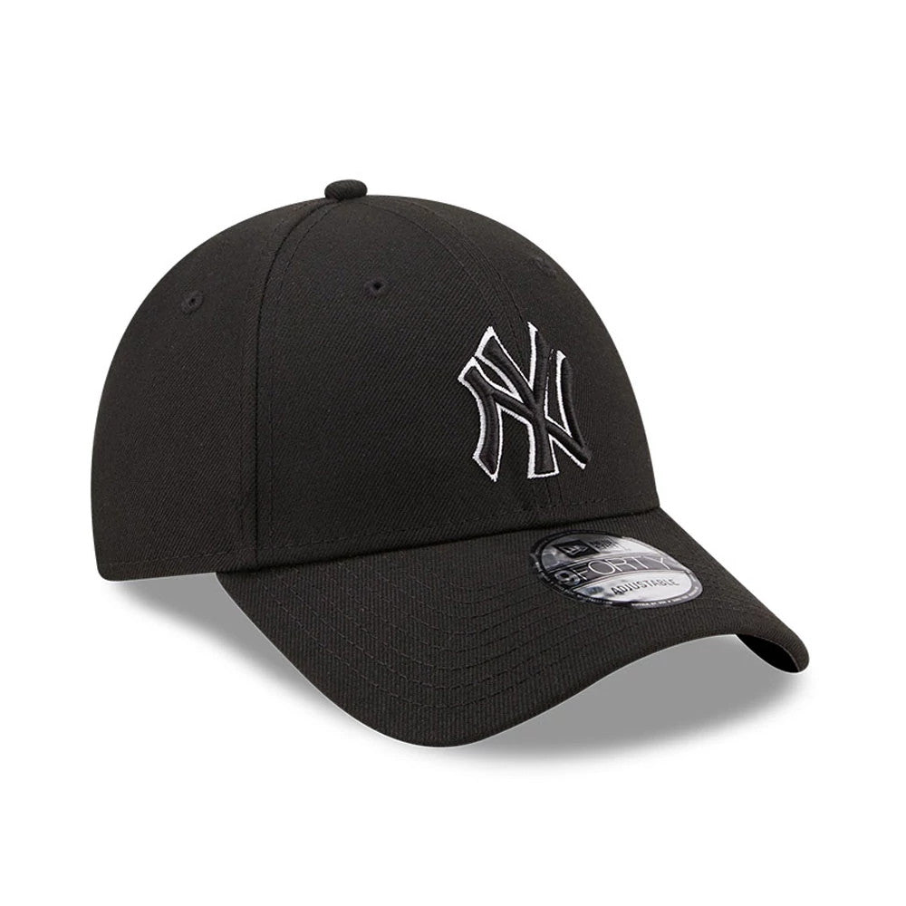 New York Yankees Pop Outline Black New Era 9FORTY Cap, front view showing a raised white NY logo with black outline embroidered on the front panel, with a curved visor and the 9FORTY size sticker on top.