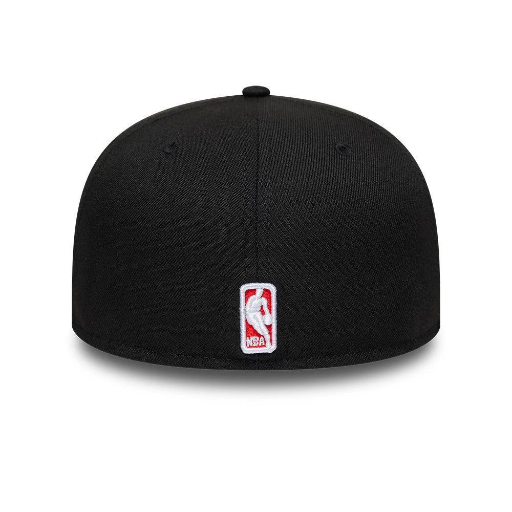 Pictured is this NBA Chicago Bulls 59FIFTY Fitted cap in black. 4