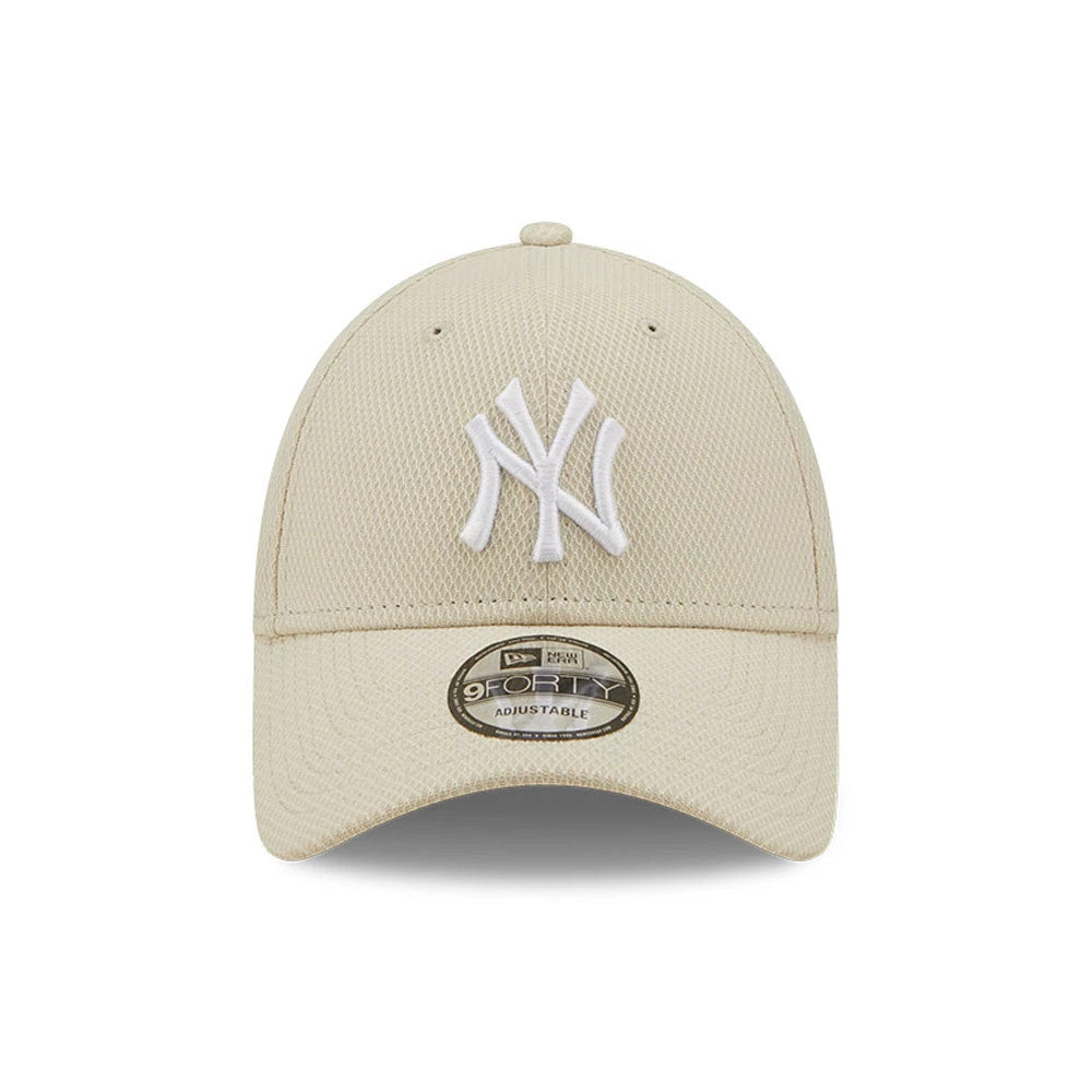 New York Yankees Diamond Era Stone New Era 9FORTY Cap, front view showing the raised white embroidered NY logo on the structured stone crown, with a 9FORTY size sticker centred on the pre-curved visor.