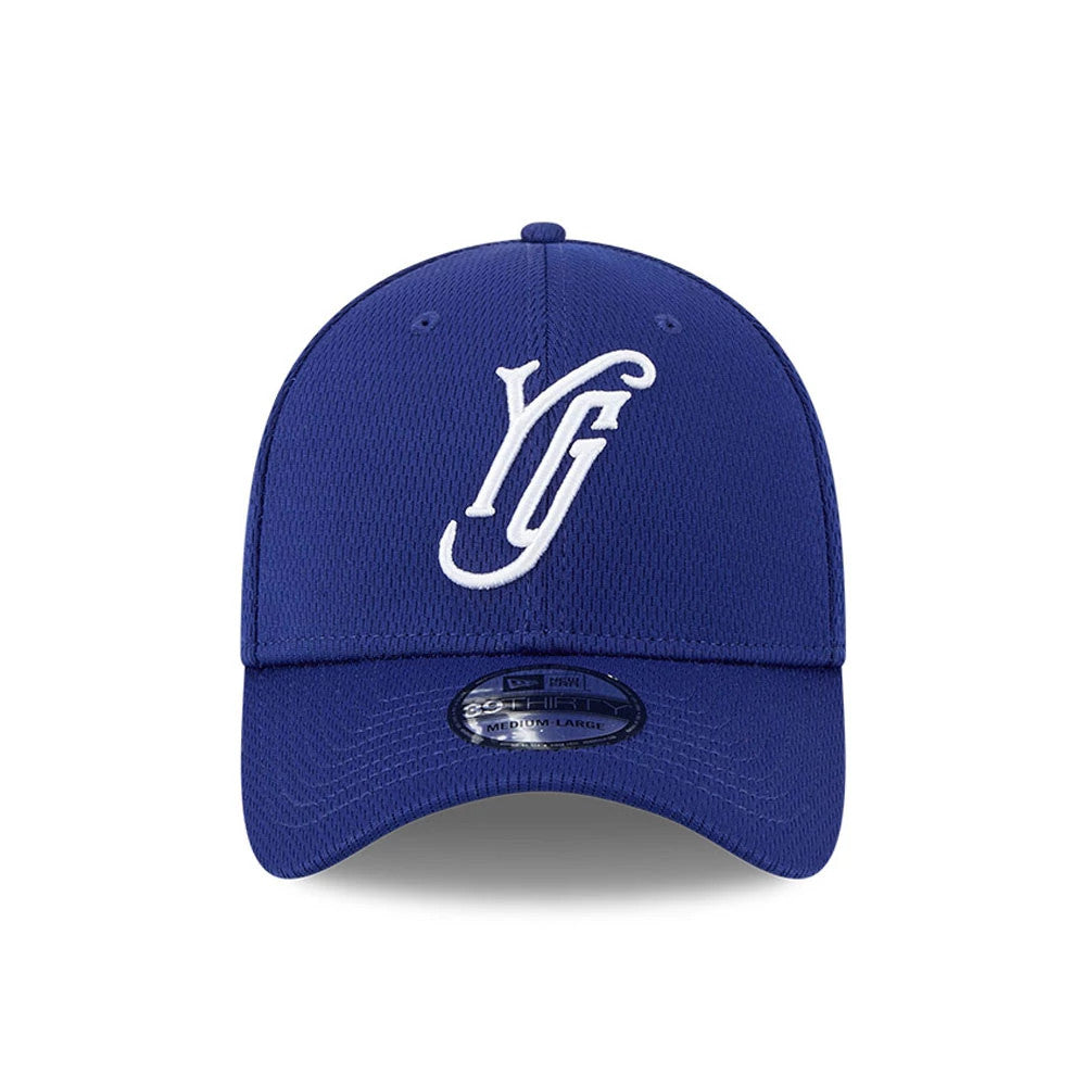 Yard Goats MiLB Batting Practice Dark Blue New Era 39THIRTY Stretch Fit Cap, front view showing a white embroidered YG logo on the structured dark blue crown, with a 39THIRTY size sticker on the curved visor.