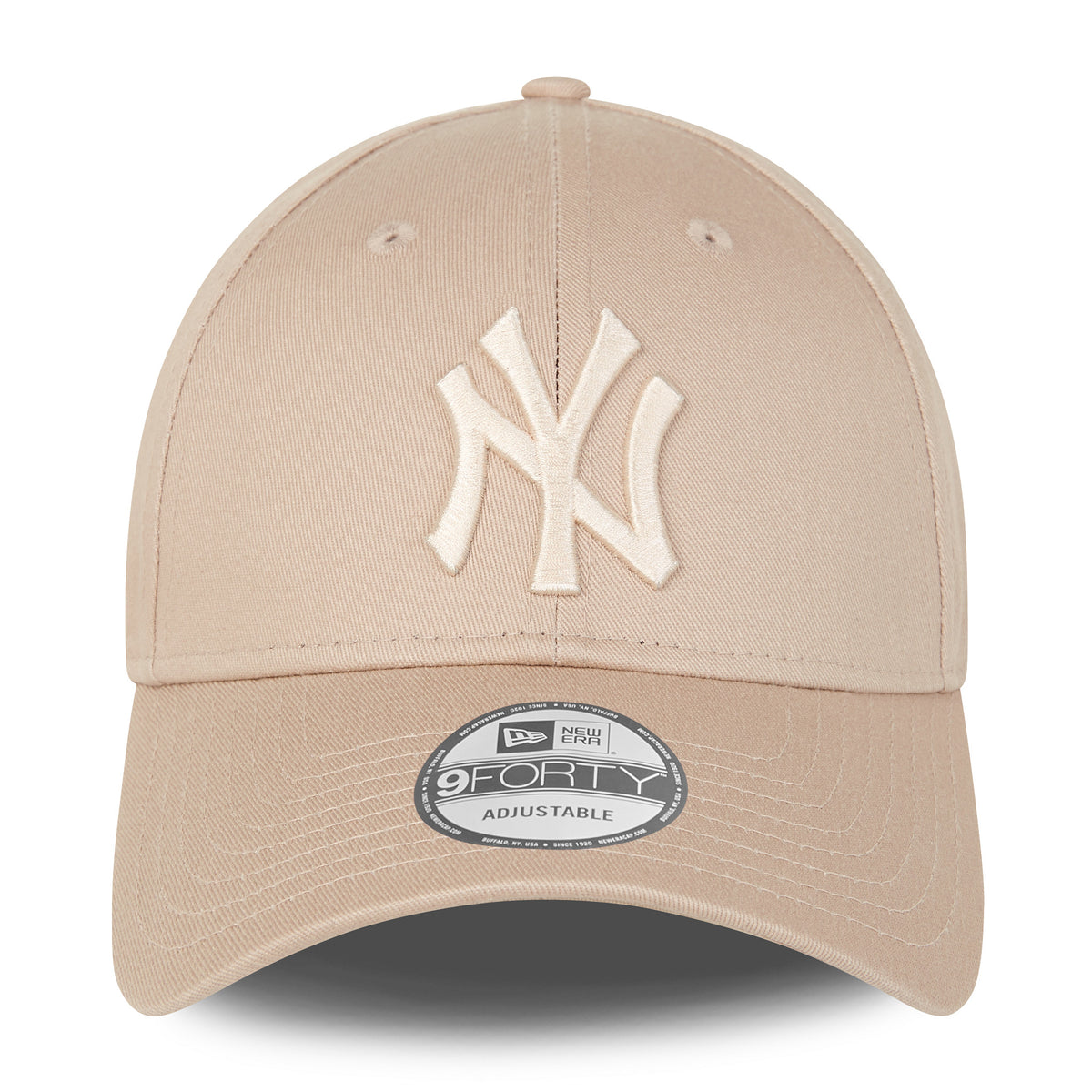 New York Yankees MLB Colour Essentials Beige New Era 9FORTY Cap, front view showing the raised beige NY logo on the front panel, with a matching beige visor and a 9FORTY size sticker on top.