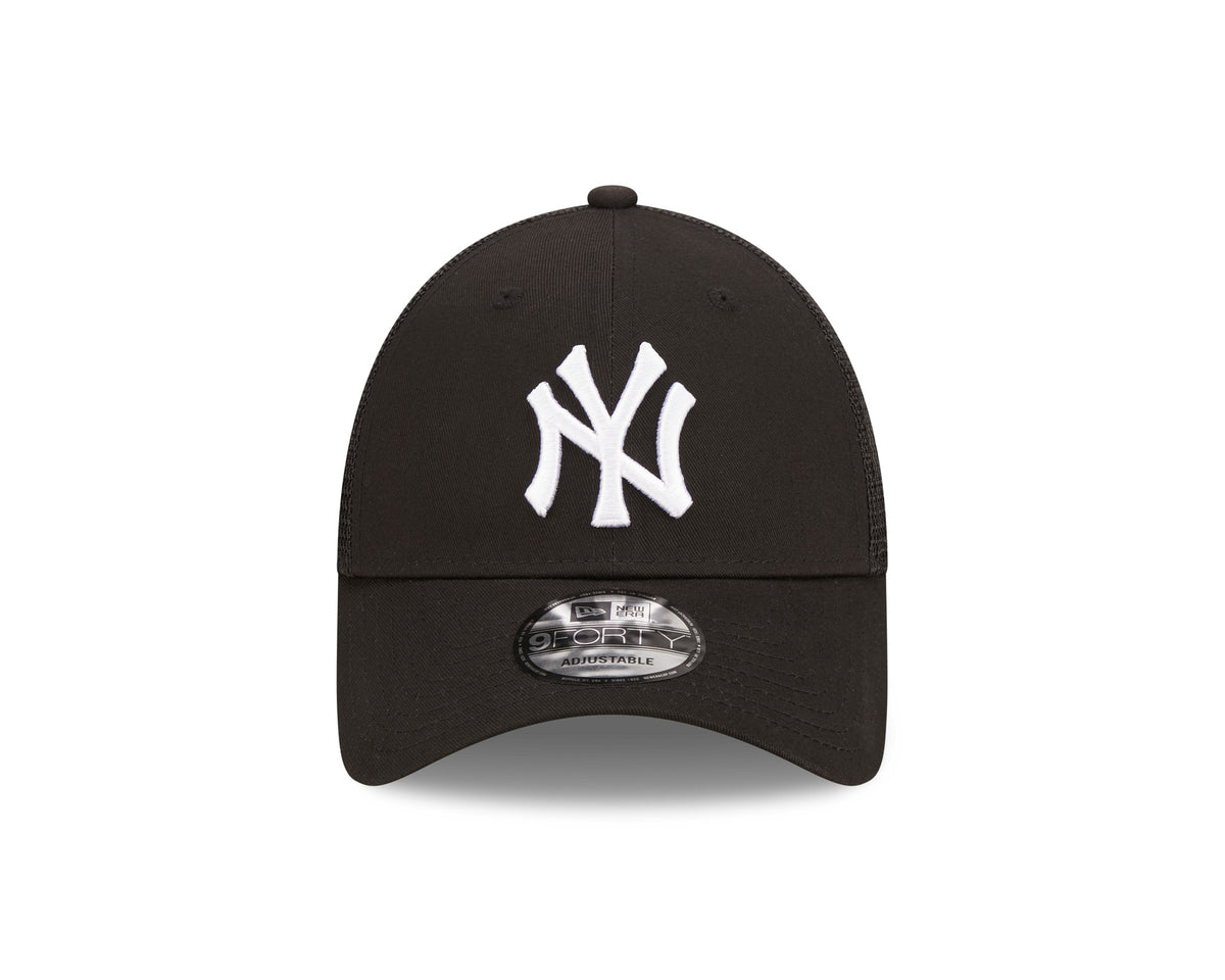 This is a New York Yankees Home Field Black 9FORTY A-Frame Trucker Cap 2
