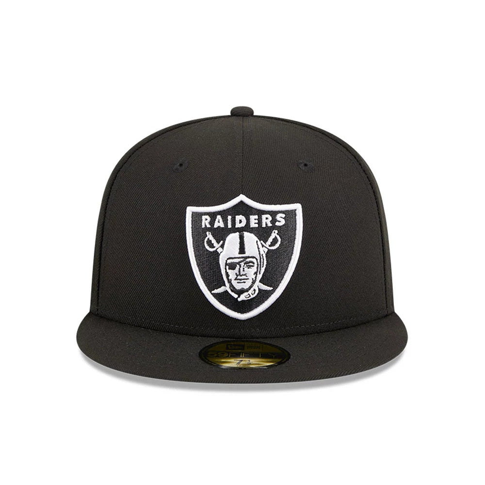 Las Vegas Raiders NFL Evergreen Black New Era 59FIFTY Fitted Cap, front view with a white embroidered Raiders logo on the front panel and a gold 59FIFTY size sticker on the flat visor.