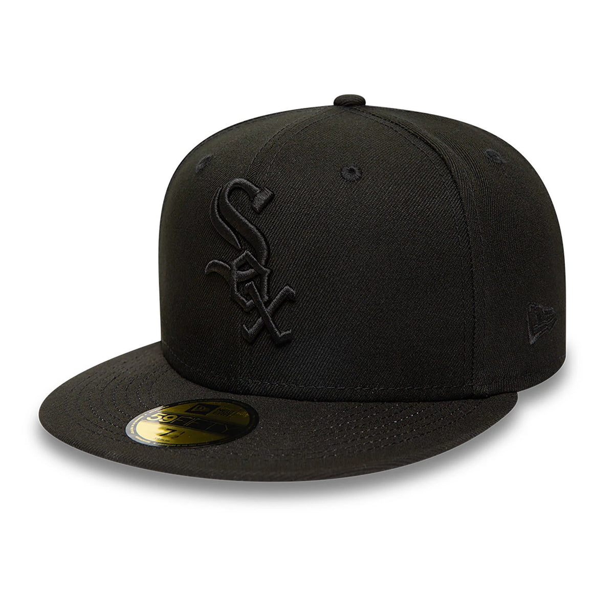 Chicago White Sox MLB Black on Black New Era 59FIFTY Fitted Cap, three-quarter view showing raised black embroidered logo on front panel, black visor with gold 59FIFTY size sticker, and New Era flag logo on the left side.