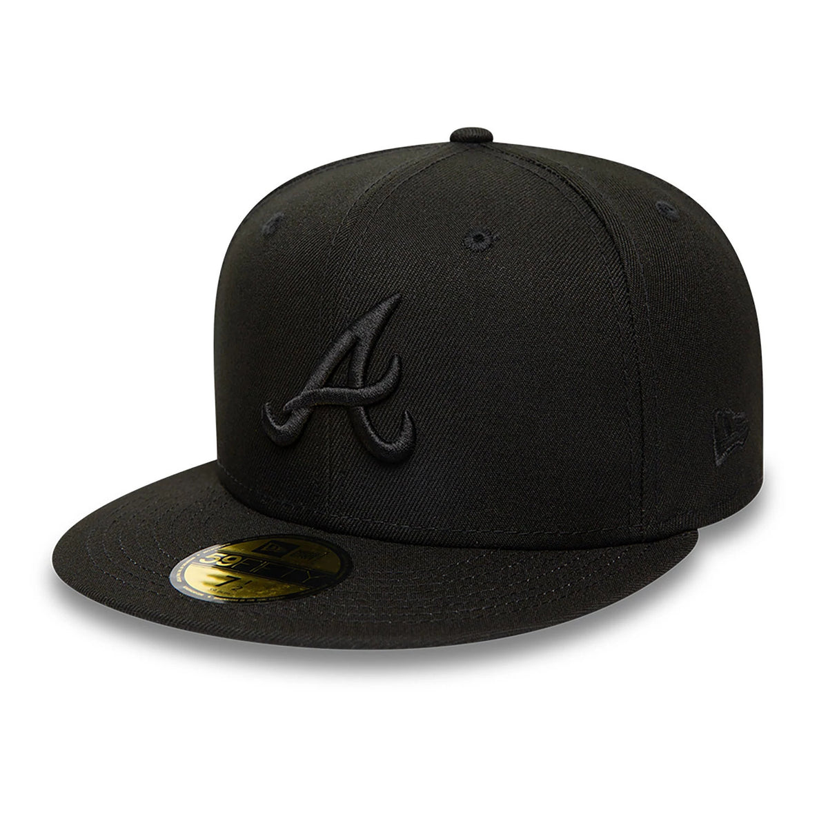 Atlanta Braves MLB Black on Black New Era 59FIFTY Fitted Cap, front view with a raised black A logo embroidered on the front panel, featuring a flat black visor with a gold 59FIFTY size sticker and a New Era flag logo on the left side.