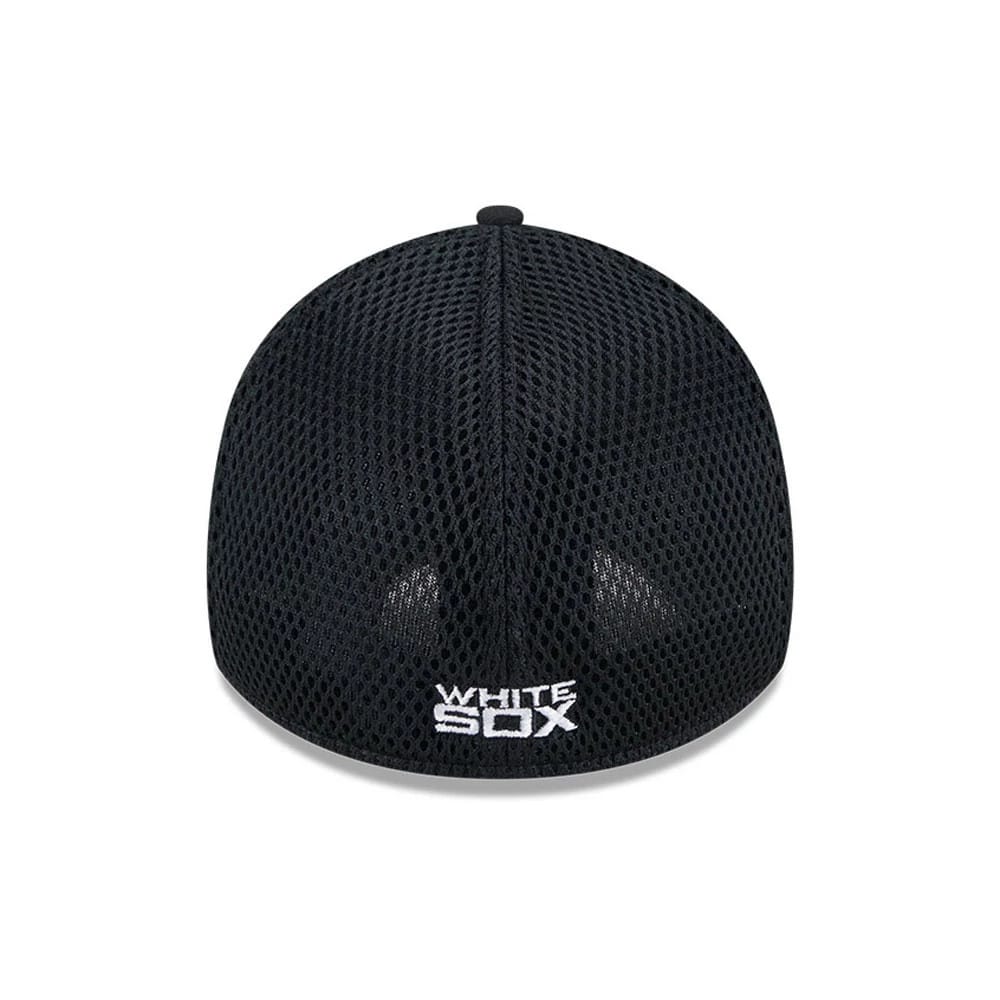 Pictured is this MLB Evergreen Neo Chicago White Sox 39THIRTY Stretch Fit cap in black. 2