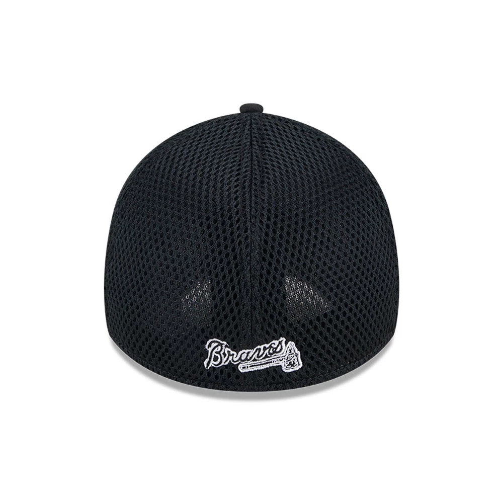 Pictured is this MLB Evergreen Neo Atlanta Braves 39THIRTY Stretch Fit cap in black. 2