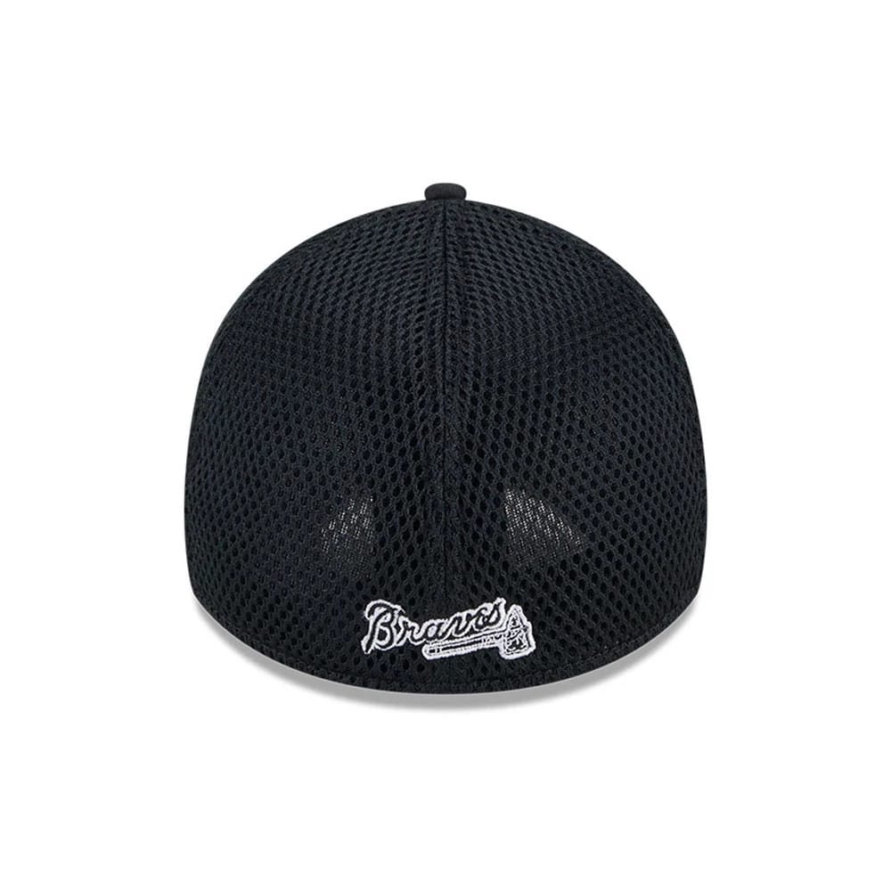 Pictured is this MLB Evergreen Neo Atlanta Braves 39THIRTY Stretch Fit cap in black. 2