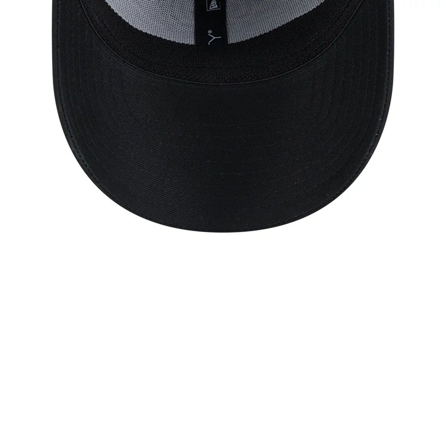 Pictured is this MLB Evergreen Neo Philadelphia Phillies 39THIRTY Stretch Fit cap in black. 7