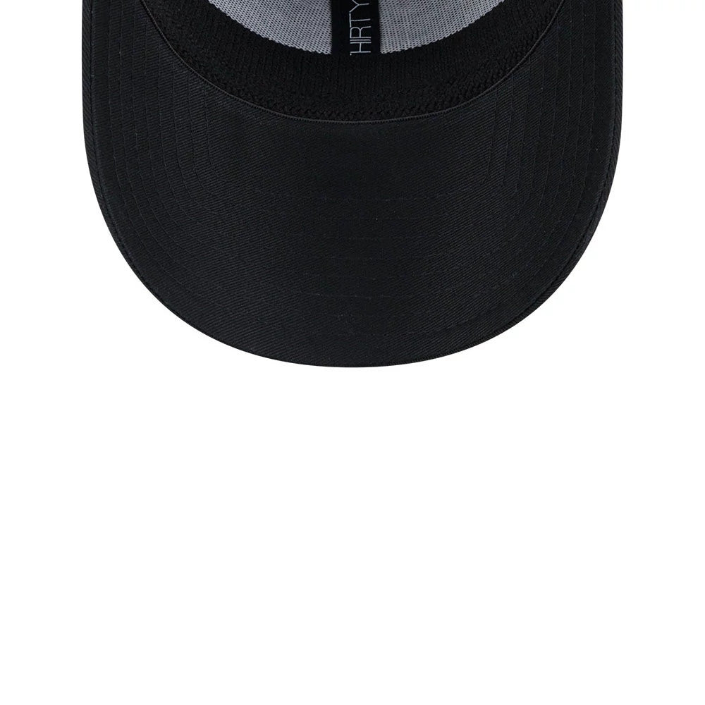 Pictured is this MLB Evergreen Neo New York Mets 39THIRTY Stretch Fit cap in black. 7