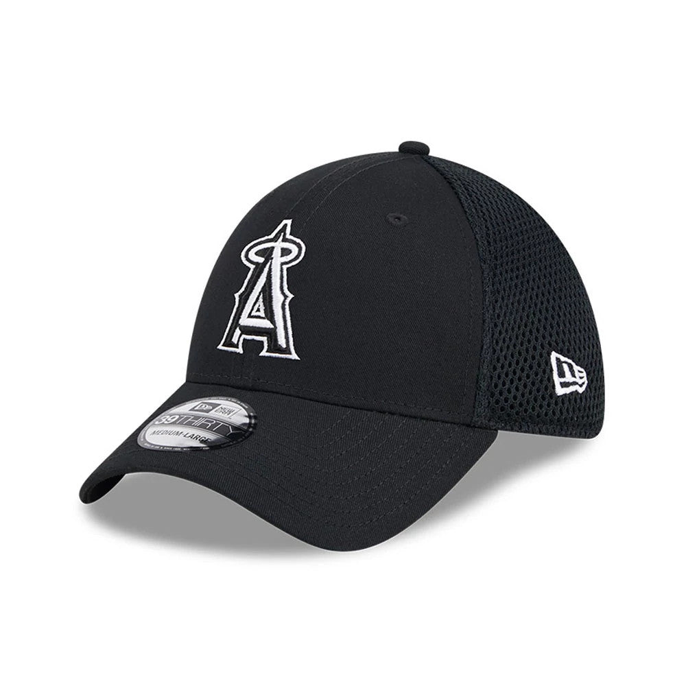 LA Angels MLB Evergreen Neo Black New Era 39THIRTY Stretch Fit Cap, three-quarter view showing the white embroidered A logo on the front panel, mesh side panels, curved visor, and 39THIRTY size sticker on the black visor.