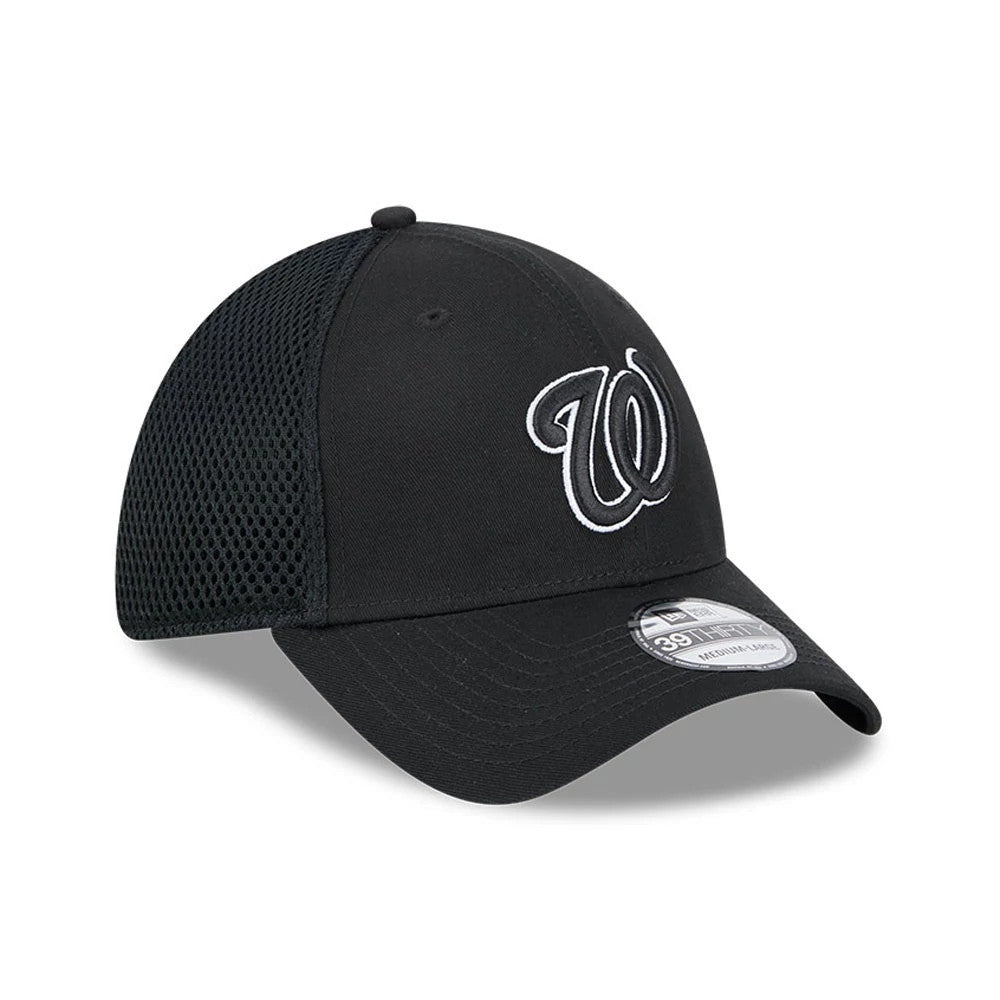 Washington Nationals MLB Evergreen Neo Black New Era 39THIRTY Stretch Fit Cap, three-quarter view showing the raised white front panel logo, black mesh side panels, curved visor, and 39THIRTY size sticker on top.