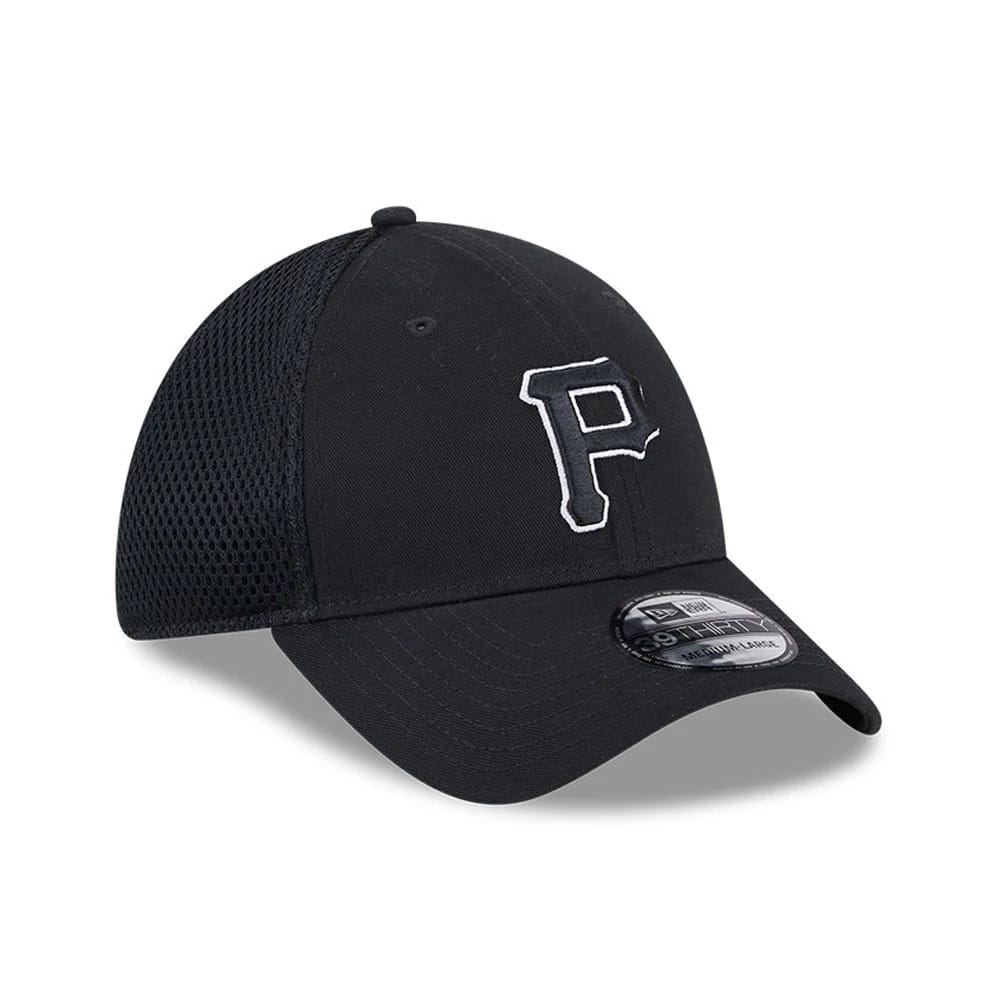 Pictured is this MLB Evergreen Neo Pittsburgh Pirates 39THIRTY Stretch Fit cap in black. 4