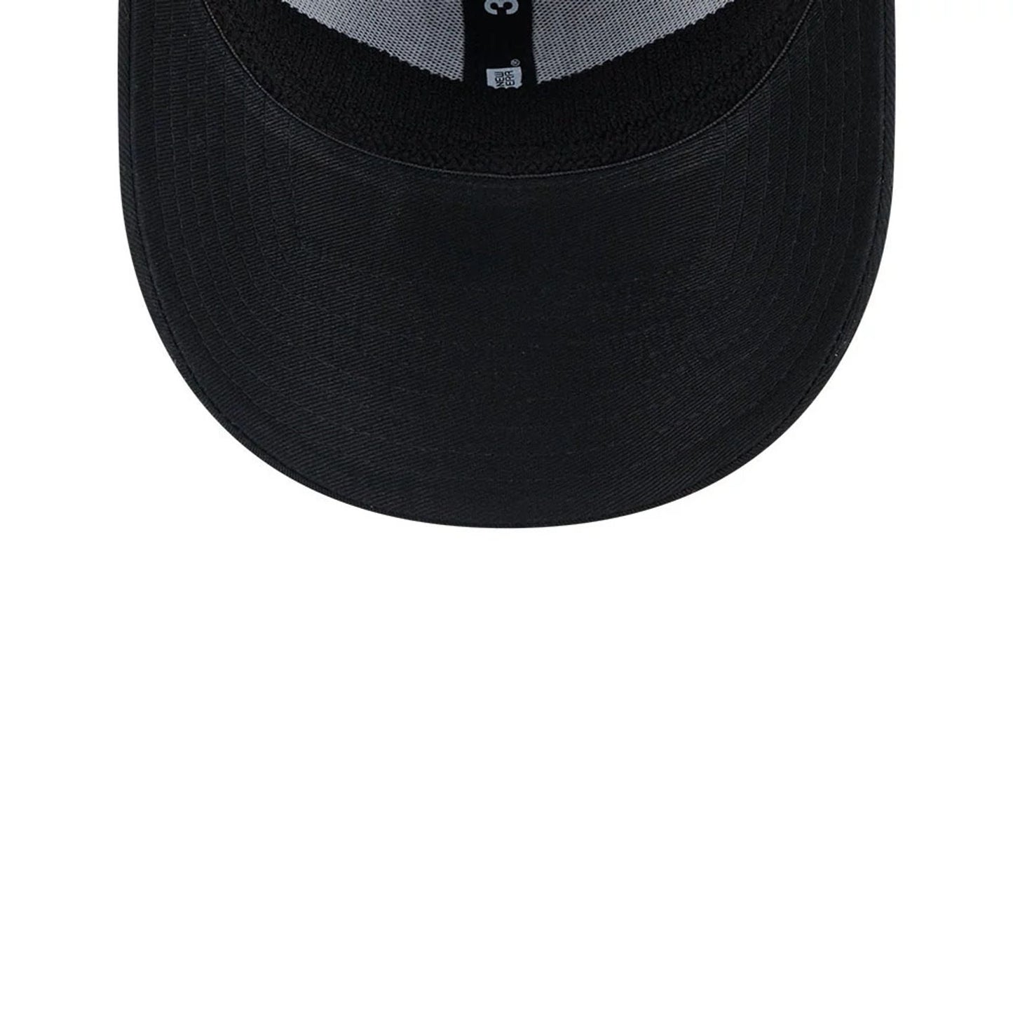 Pictured is this MLB Evergreen Neo Pittsburgh Pirates 39THIRTY Stretch Fit cap in black. 7