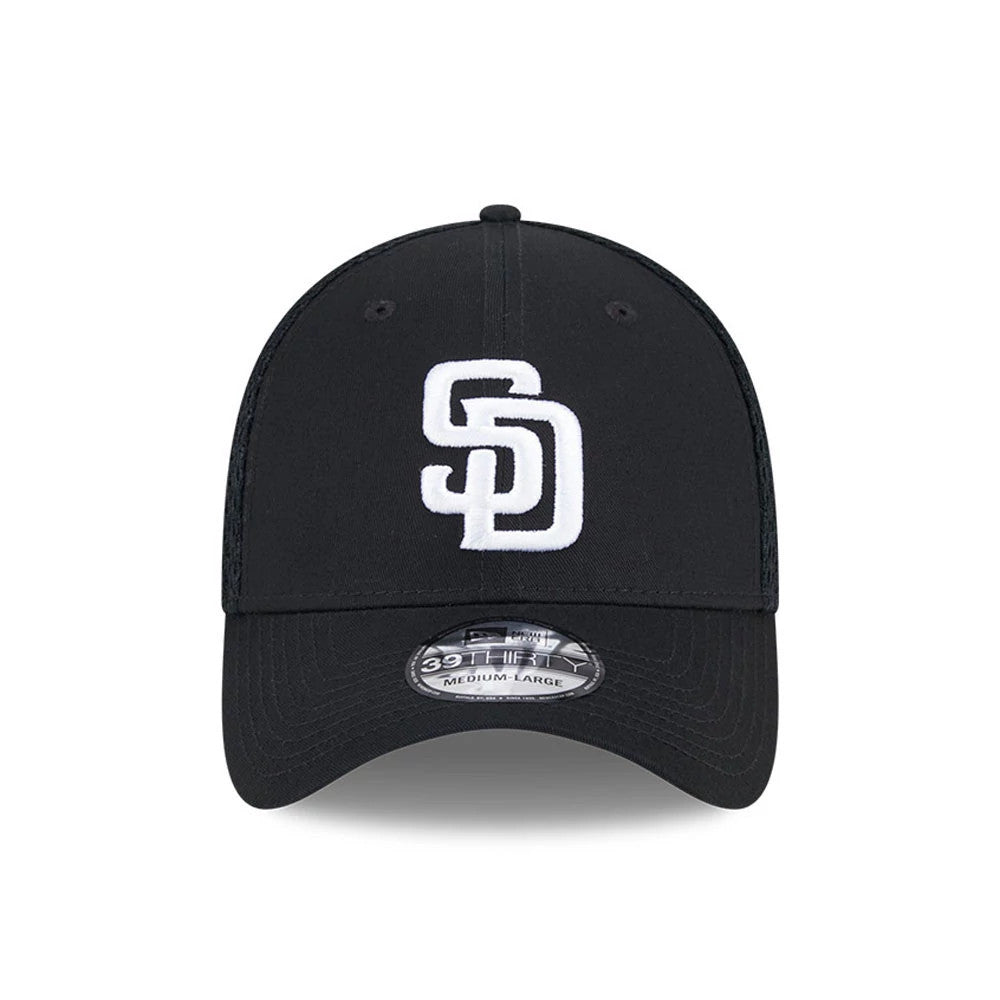 San Diego Padres MLB Evergreen Neo Black New Era 39THIRTY Stretch Fit Cap, front view showing raised white embroidered SD logo on the black front panel, with a 39THIRTY size sticker on the curved visor.